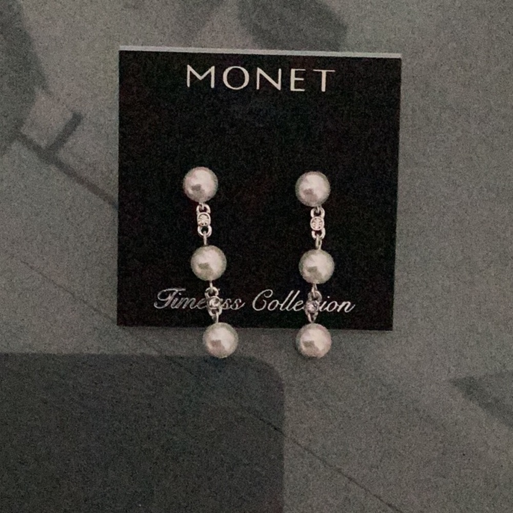 Monet Silver Earrings - Timeless Collection